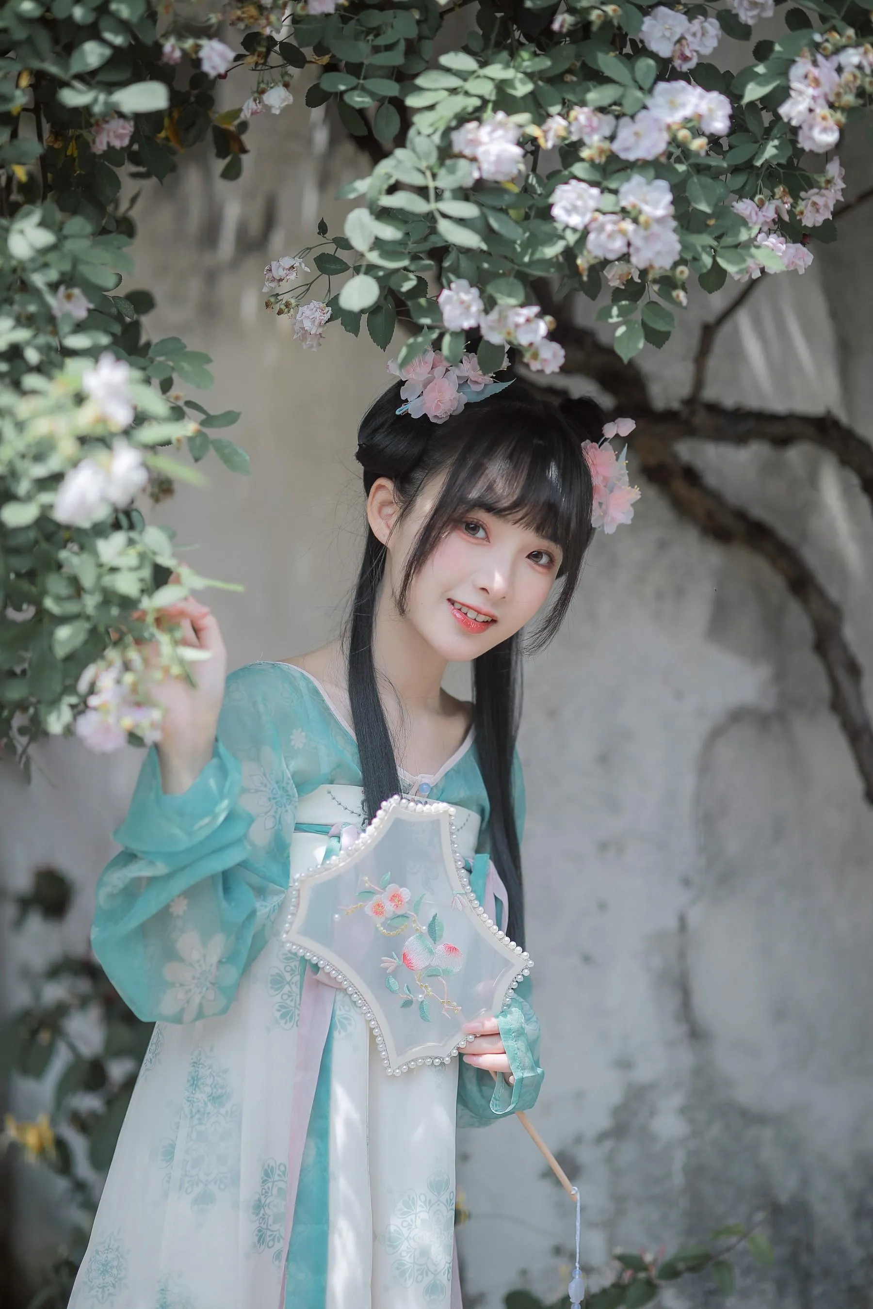 [艺图语] 2022.06.14 渐开荷芰落蔷薇 莉莉崽w [20P]插图3